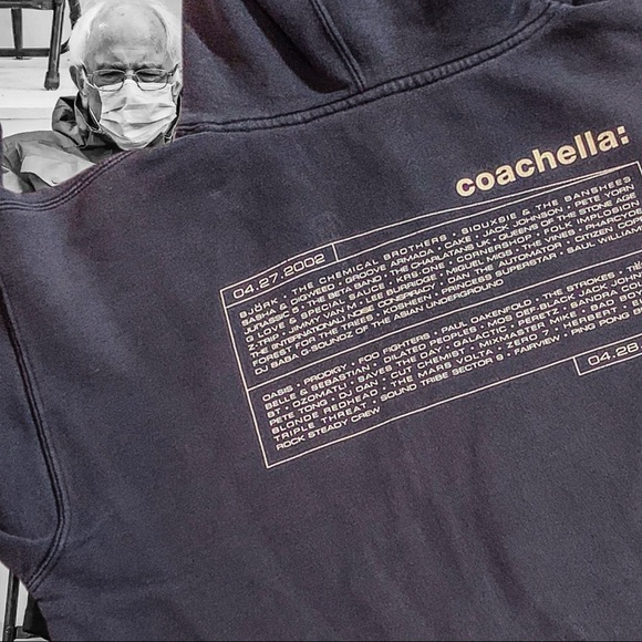 Coachella 2002 hooded sweatshirt size medium - Picture 2 of 2